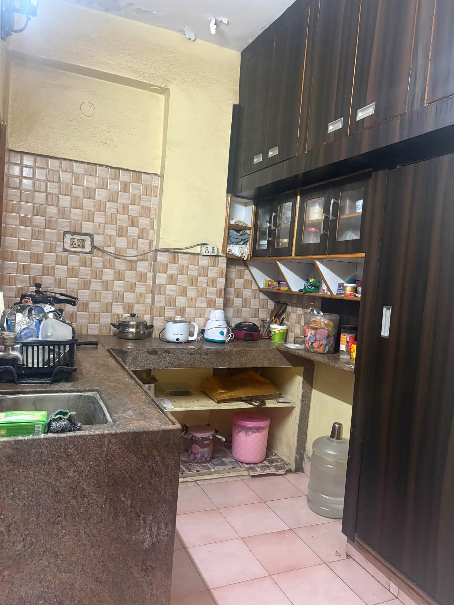 Room for rent in KPHB Colony, Kukatpally, Hyderabad