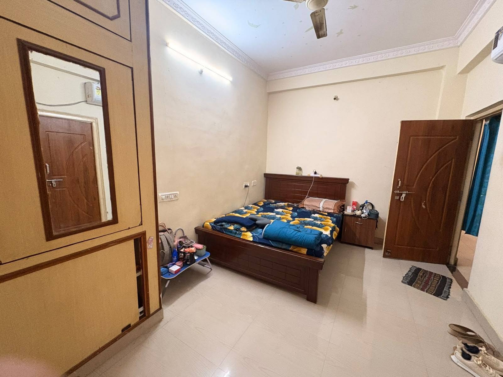 Room for rent in Golden tulips estate Kondapur