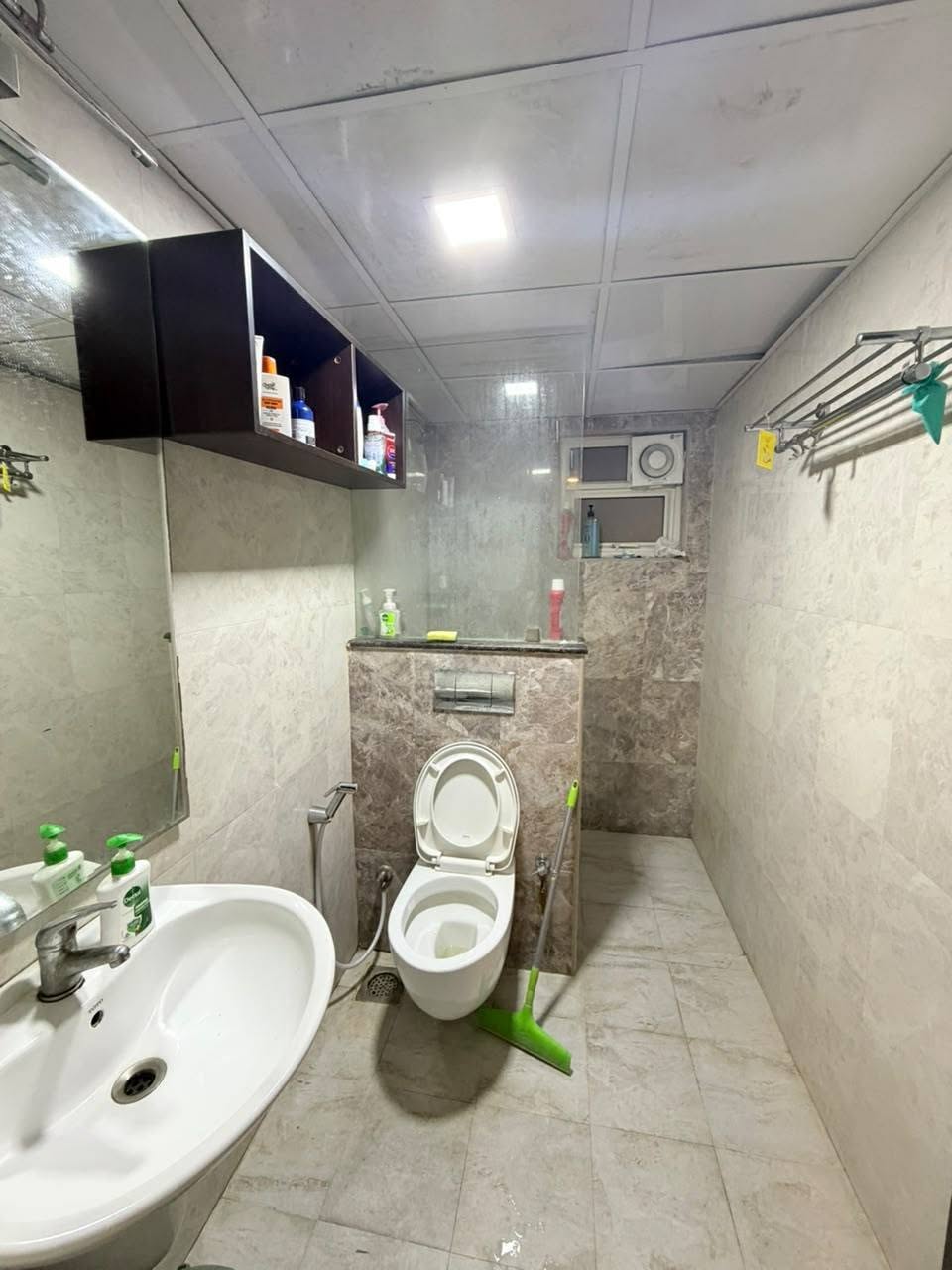 Room for rent in Golf Edge Residence Nanakramguda