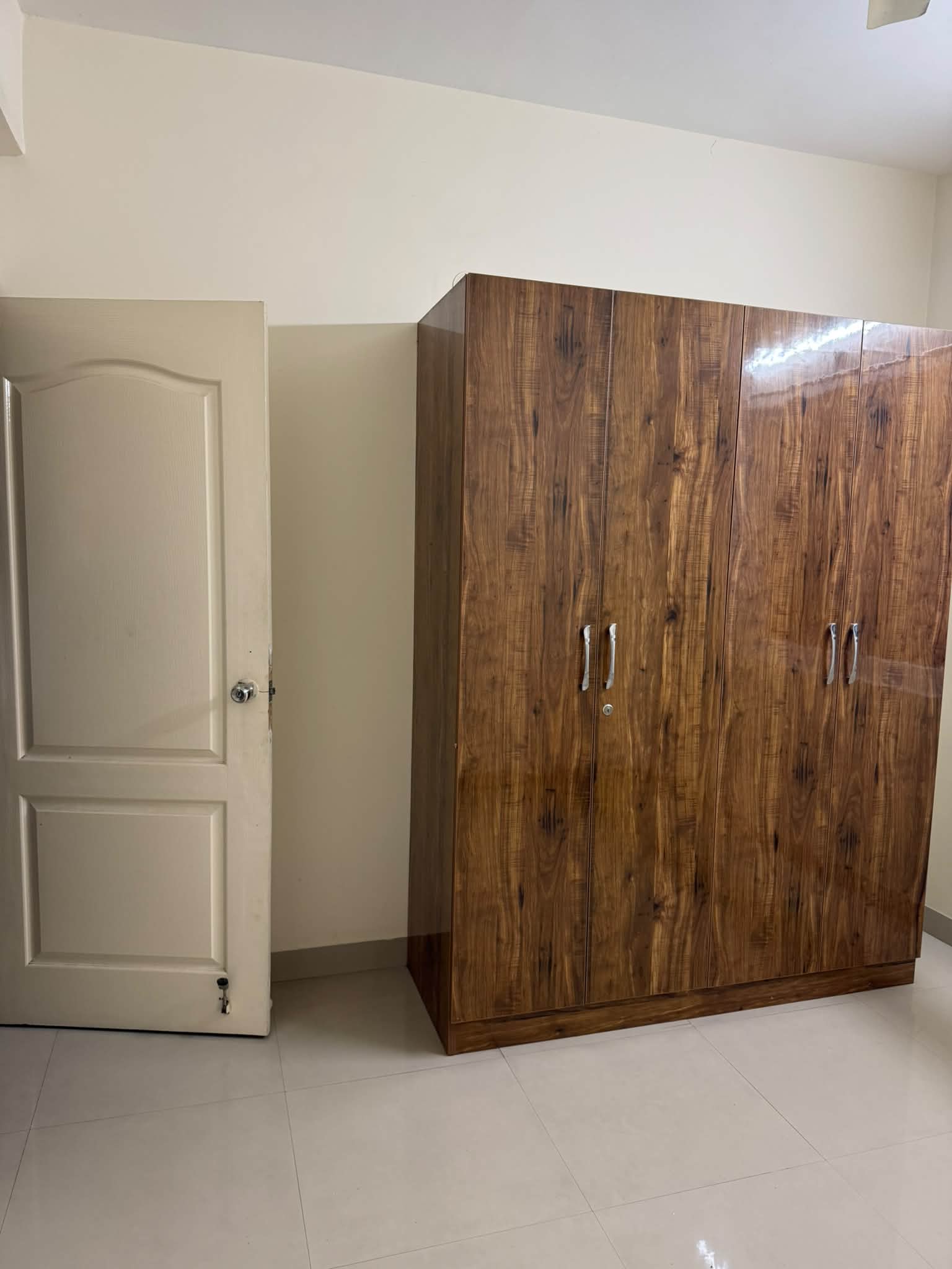 Room for rent in Prajay Megapolis Hafeezpet