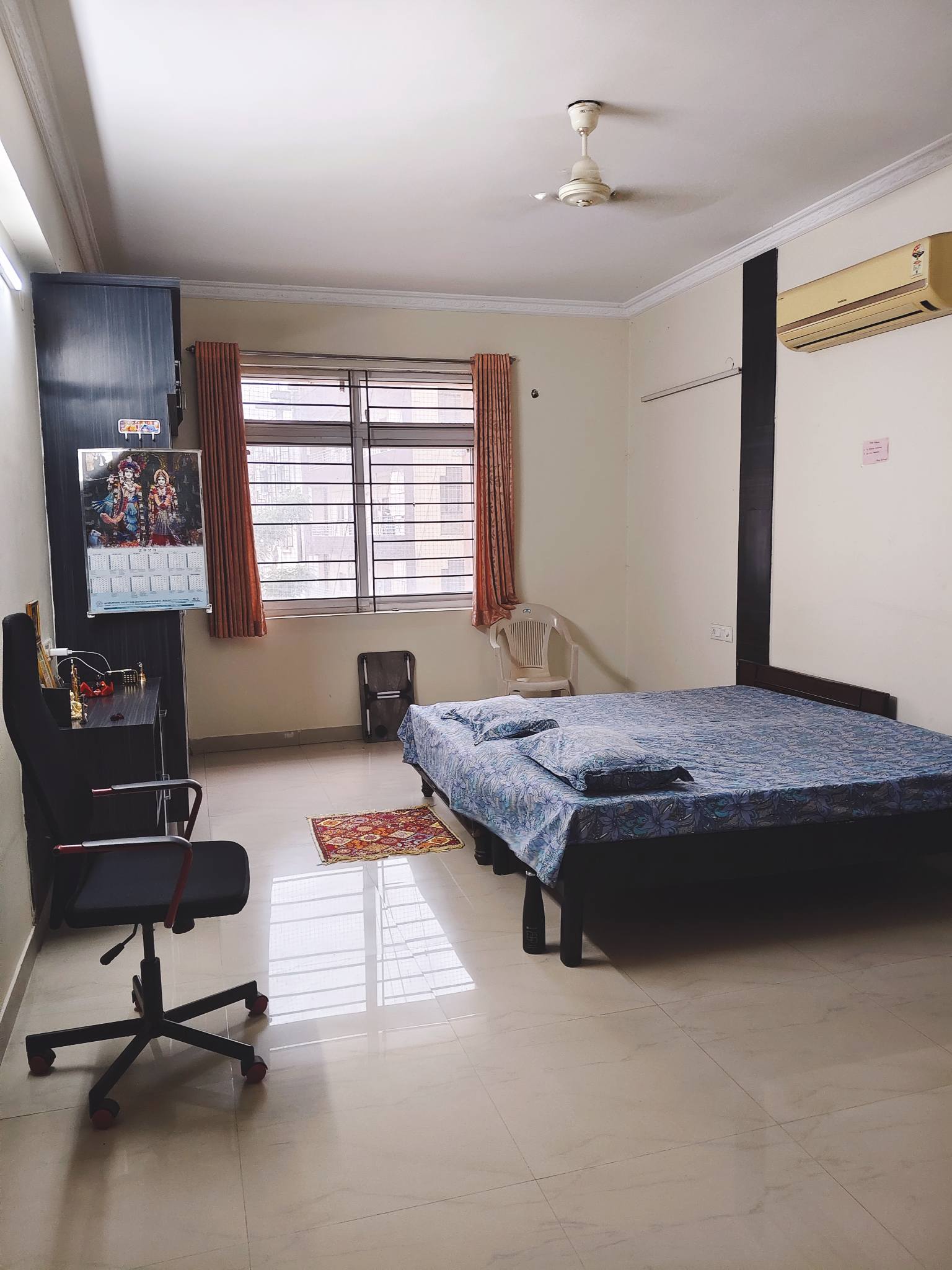 Room for rent in Blossoms Apartment Gachibowli