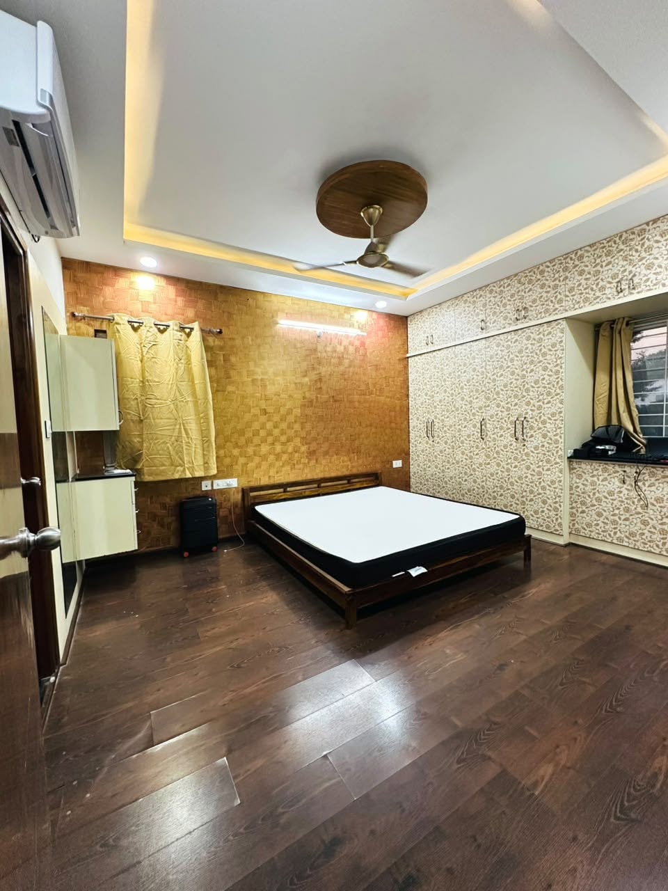 Room for rent in Honor Vivantis Tellapur