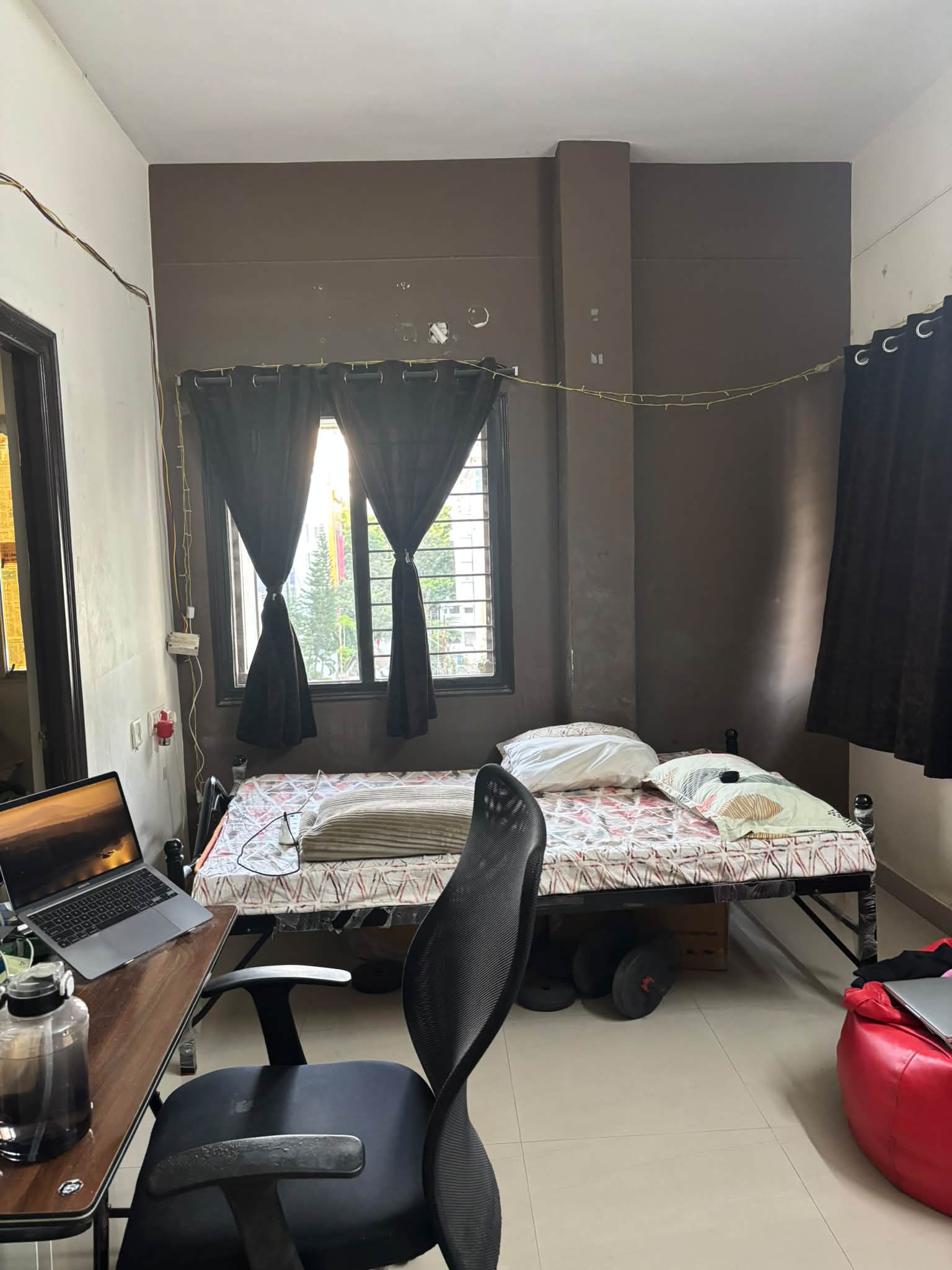 Room for rent in Tulip Gardens Madhapur