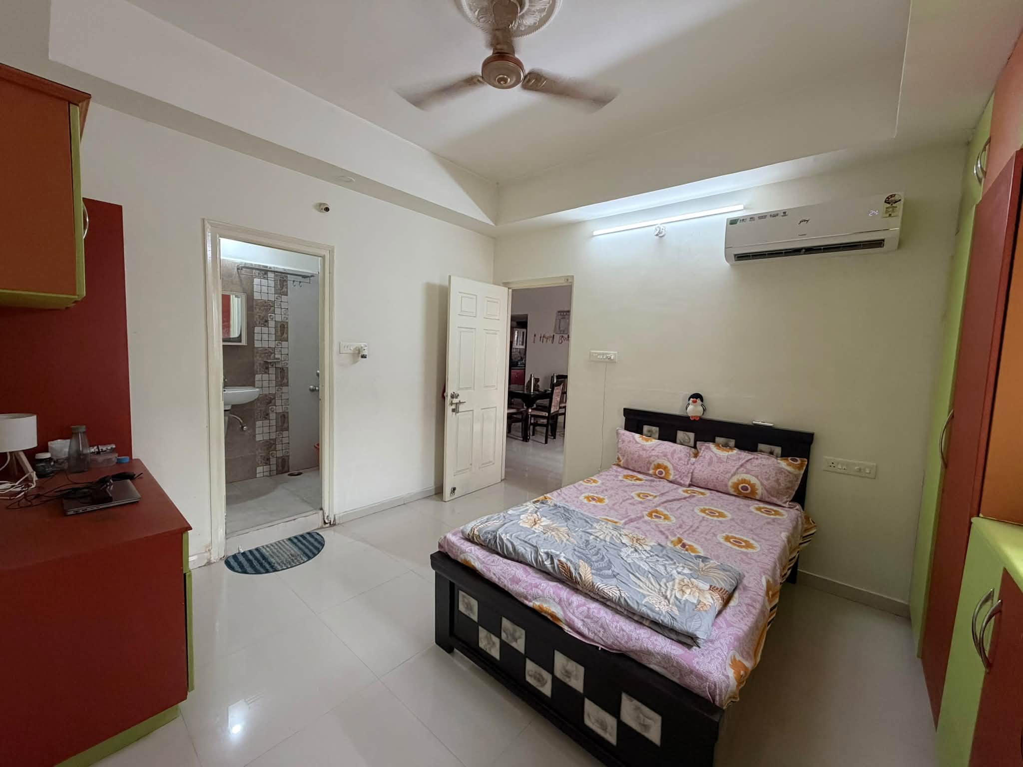 Room for rent in Shubham Blooms Kondapur