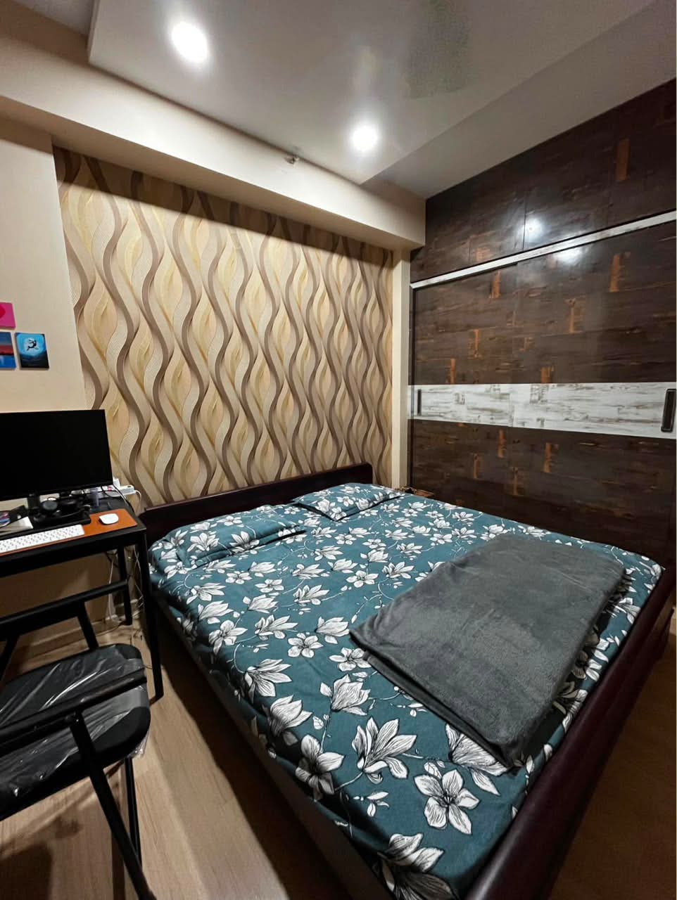 Room for rent in DLF Westend Heights Akshaynagar