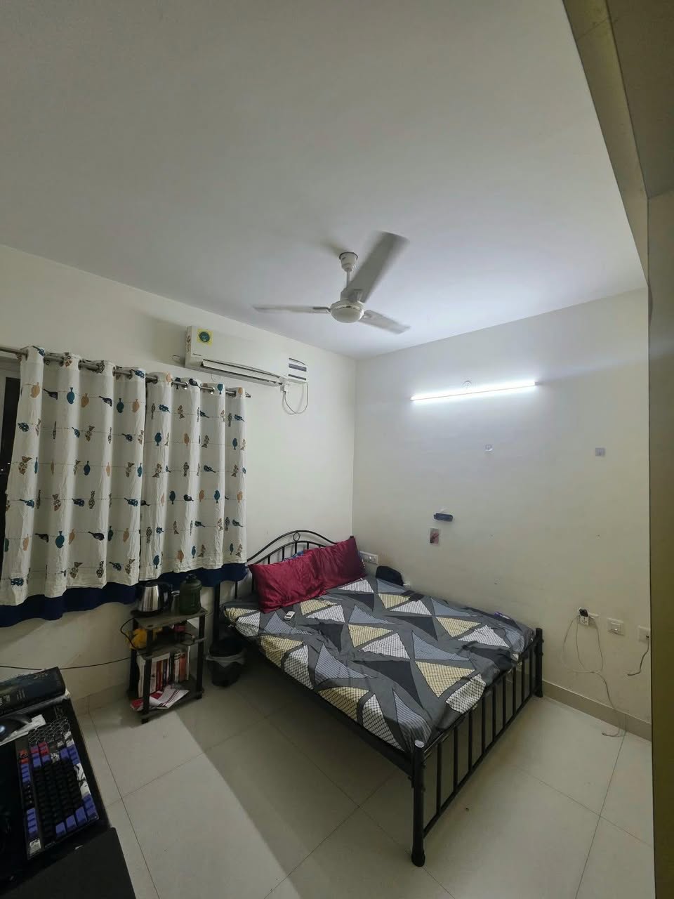 Room for rent in Vajra's Jasmine County