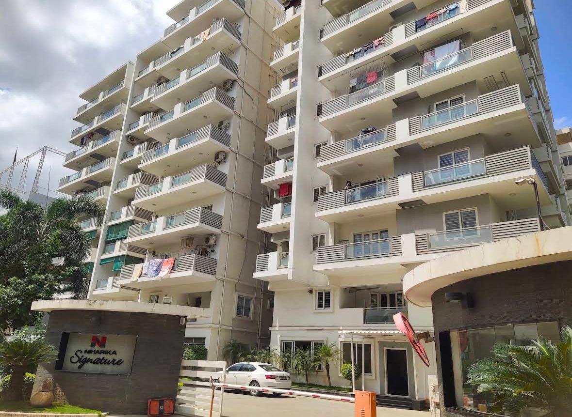 Room for rent in Niharika Signature Gachibowli