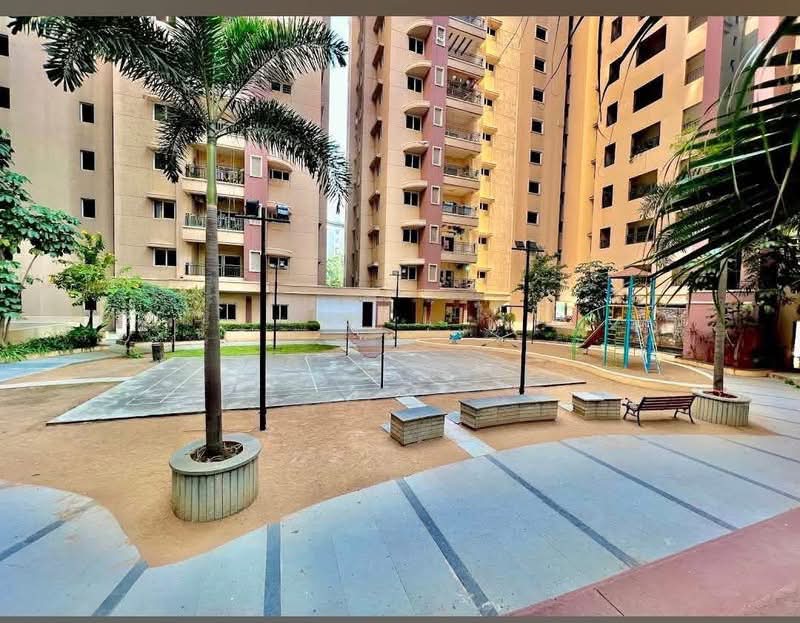 Room for rent in Aparna Towers Kondapur