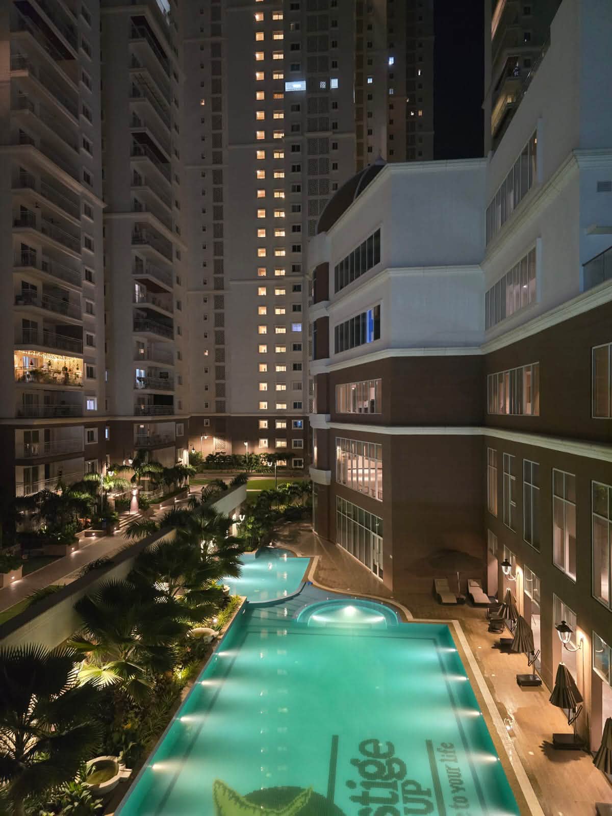 Room for rent in Prestige Beverly Hills Kokapet