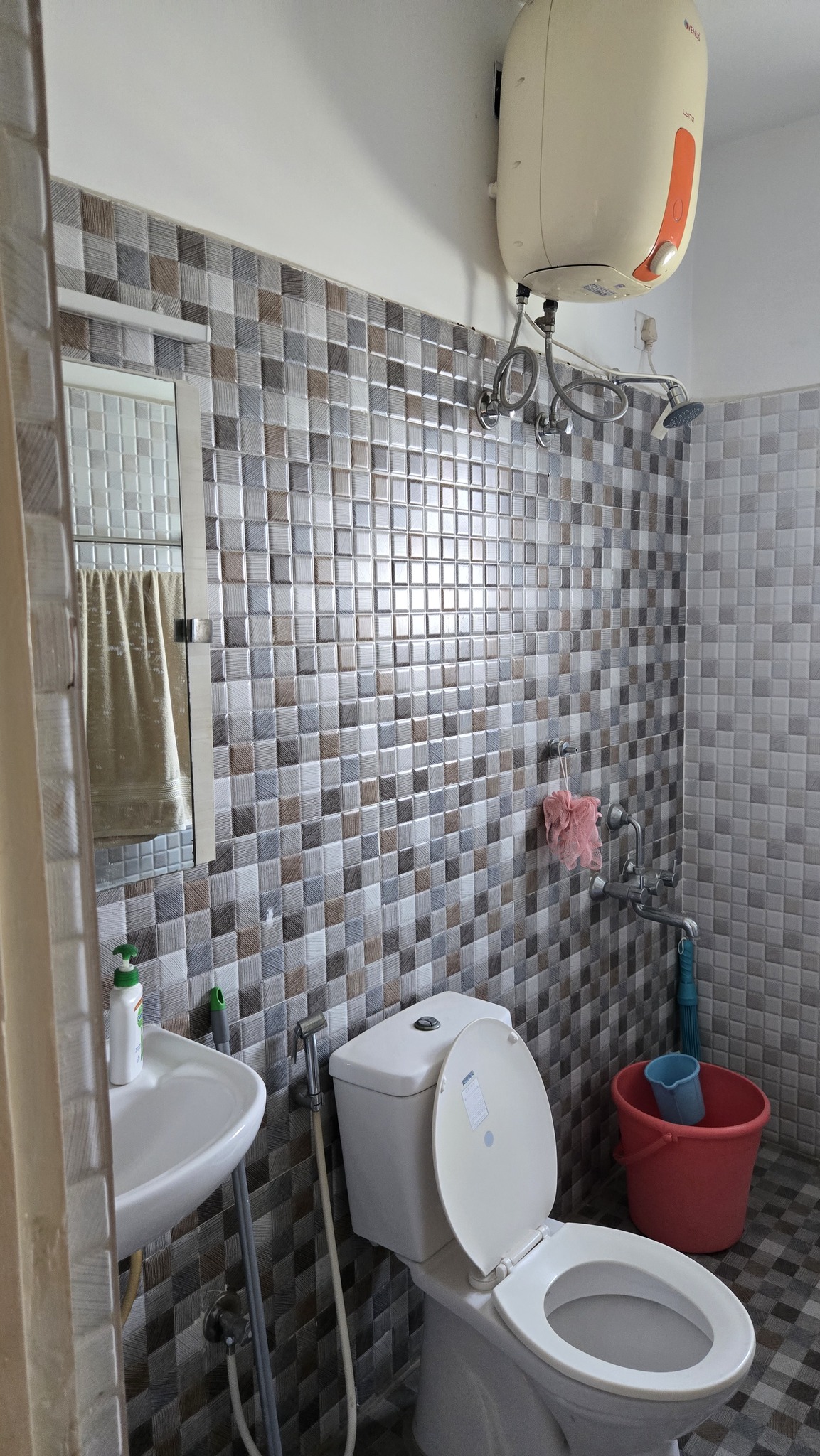 Room for rent in Jubilee Gardens Kondapur