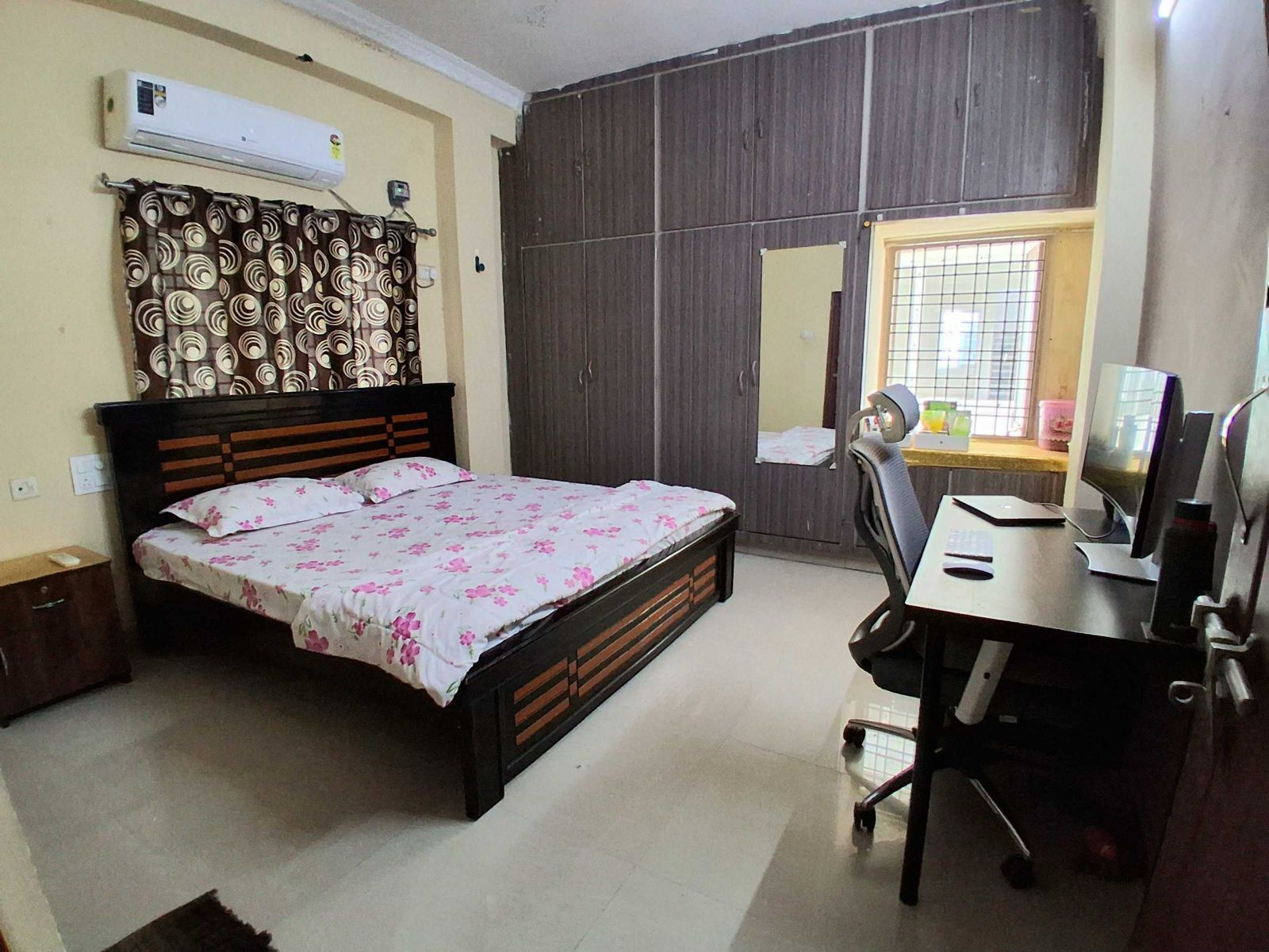 Room for rent in Sri Sai Residency Kondapur