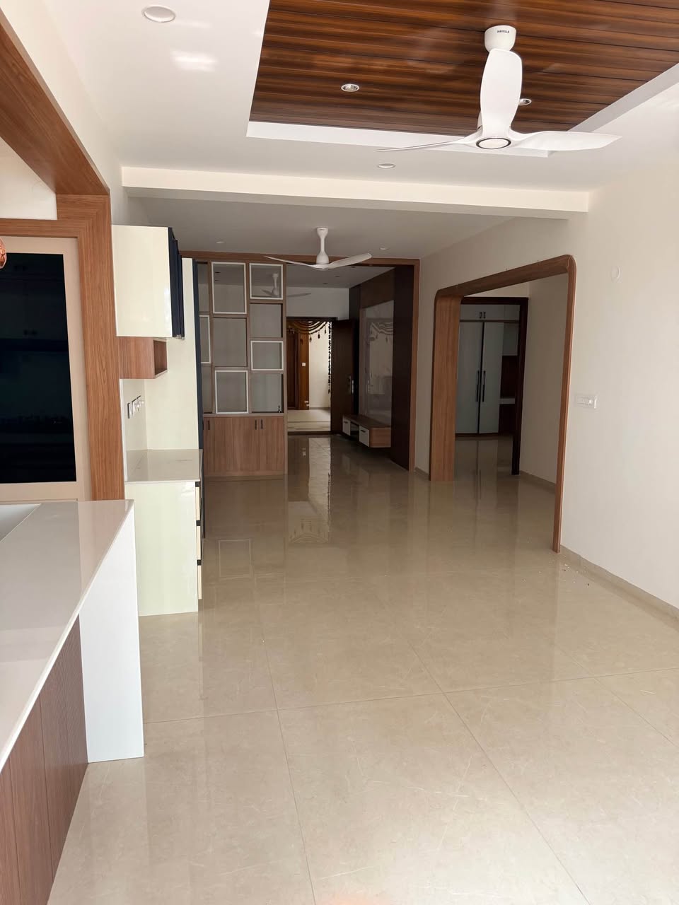 Room for rent in SRR Riverview Kokapet