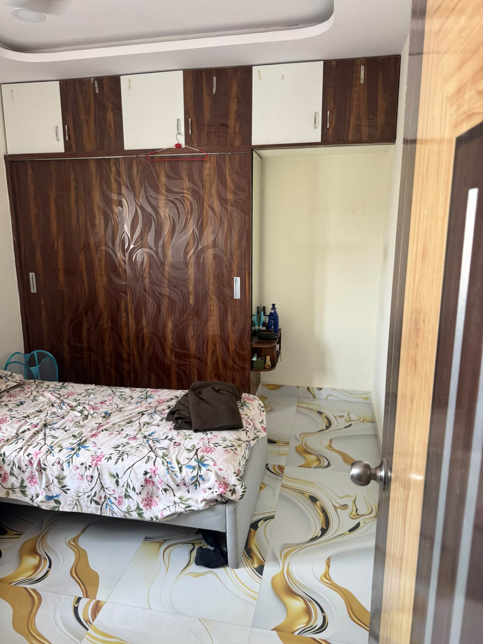 Room for rent in SKS Mansion Hafeezpet