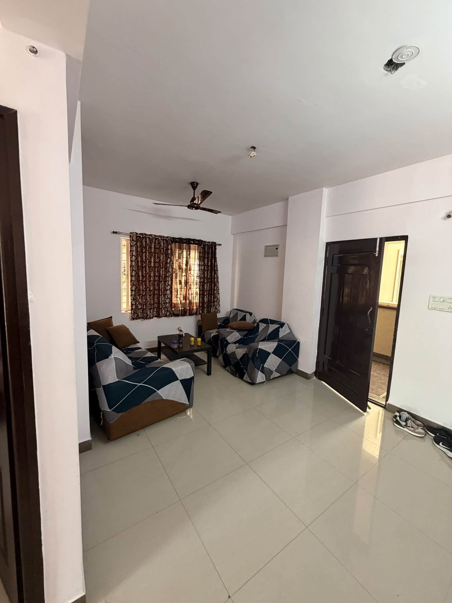 Room for rent in Tulip Le Park Kondapur
