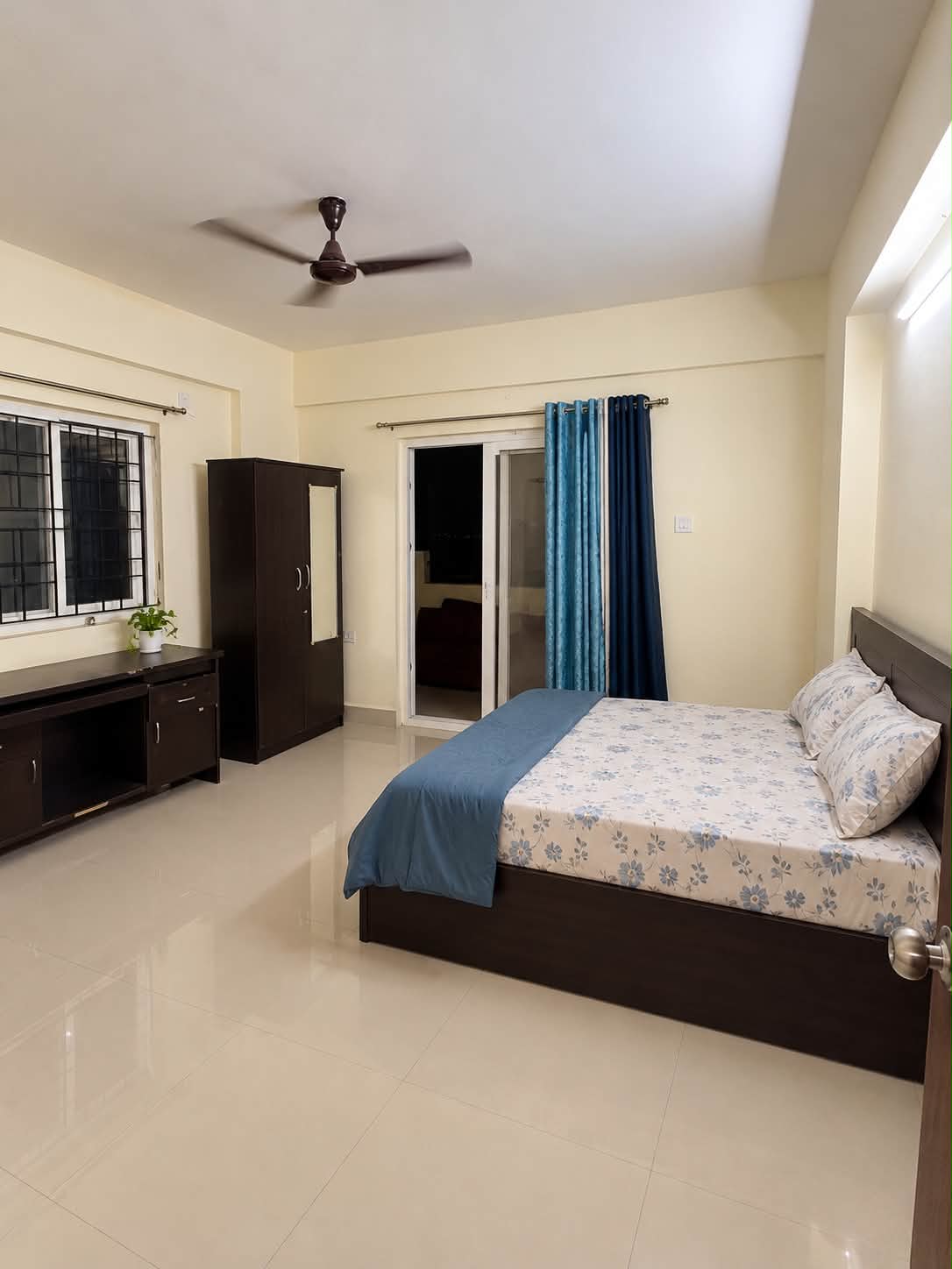 Room for rent in Elegance Modi Apartments Gajularamaram