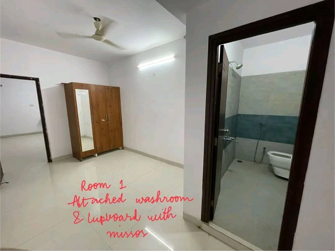Room for rent in Aryamitra crest Apartments Puppalguda