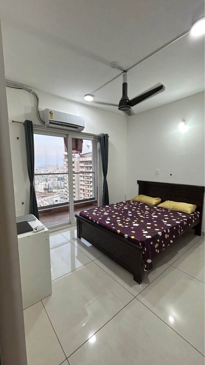 Room for rent in Sumadhura Horizon Kondapur