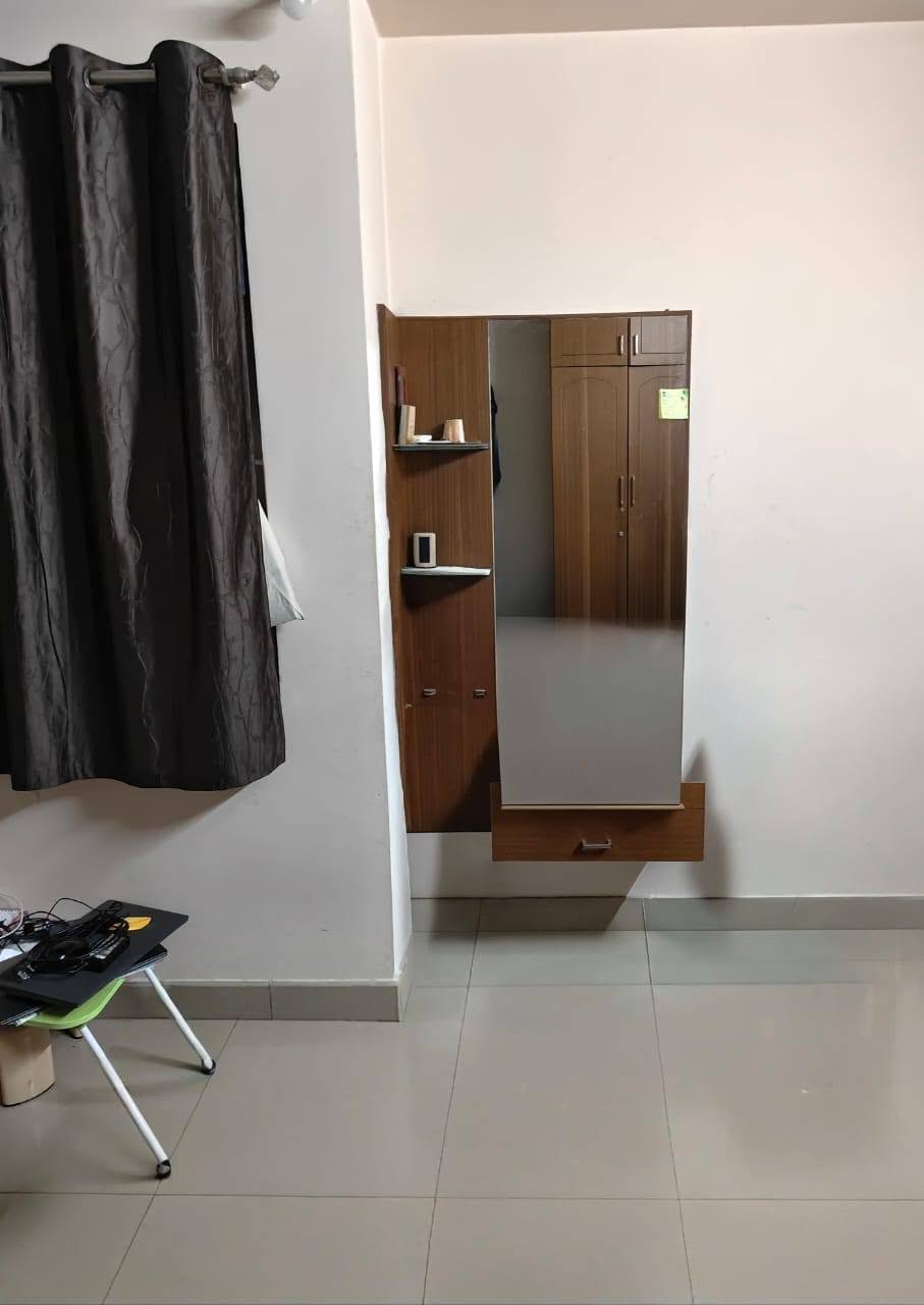 Room for rent in Aparna Sarovar Nallagandla