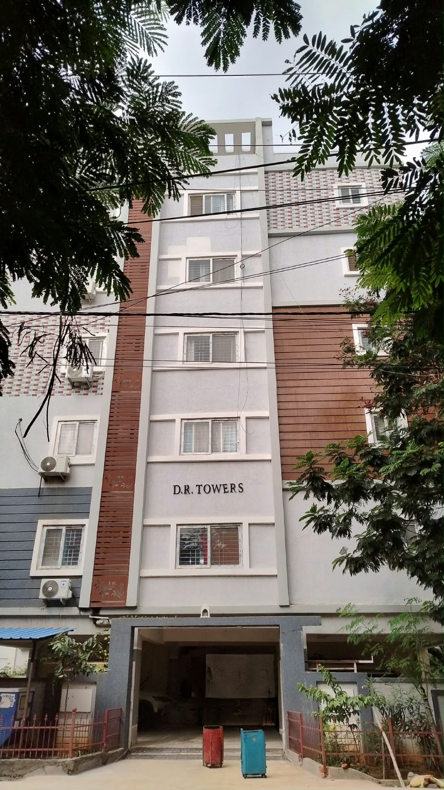 Room for rent in D.R. Tower, J.V. Hills Kondapur