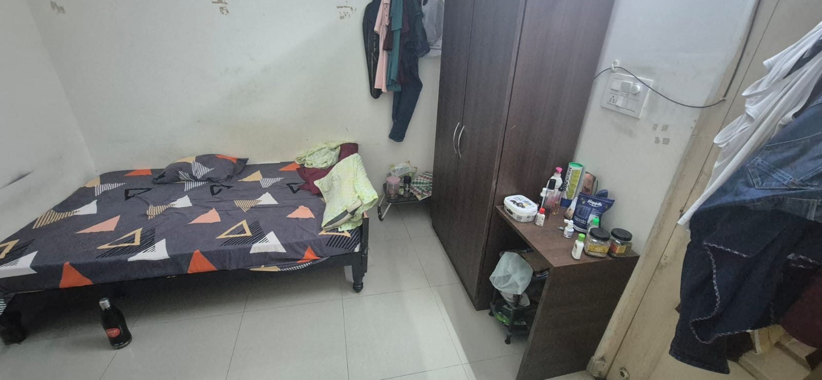 Room for rent in Sri Chaitanya Residency Kondapur