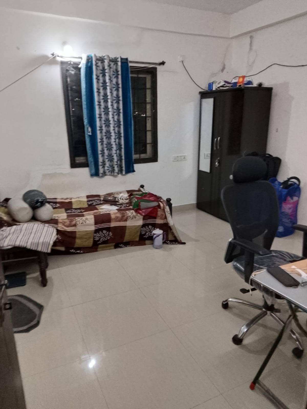 Room for rent in Gowlidoddy