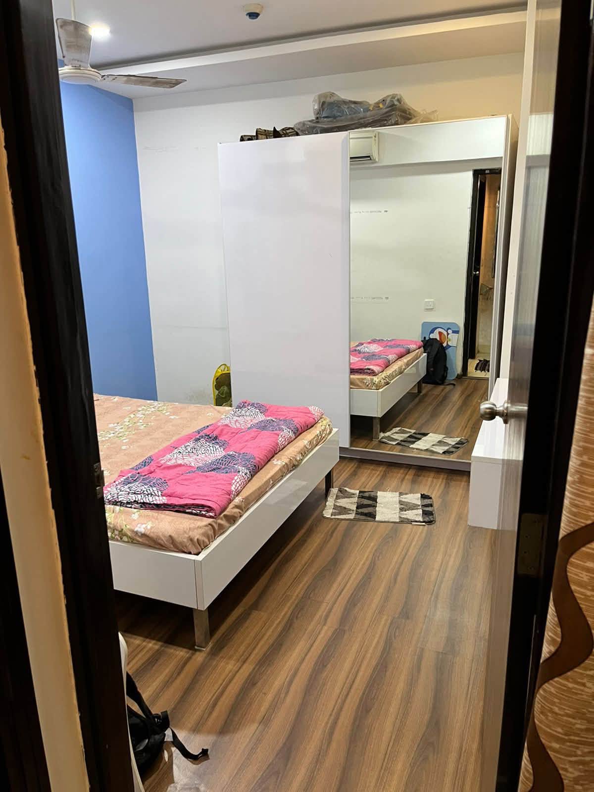 Room for rent in Golf Edge Residences Financial District, Gachibowli