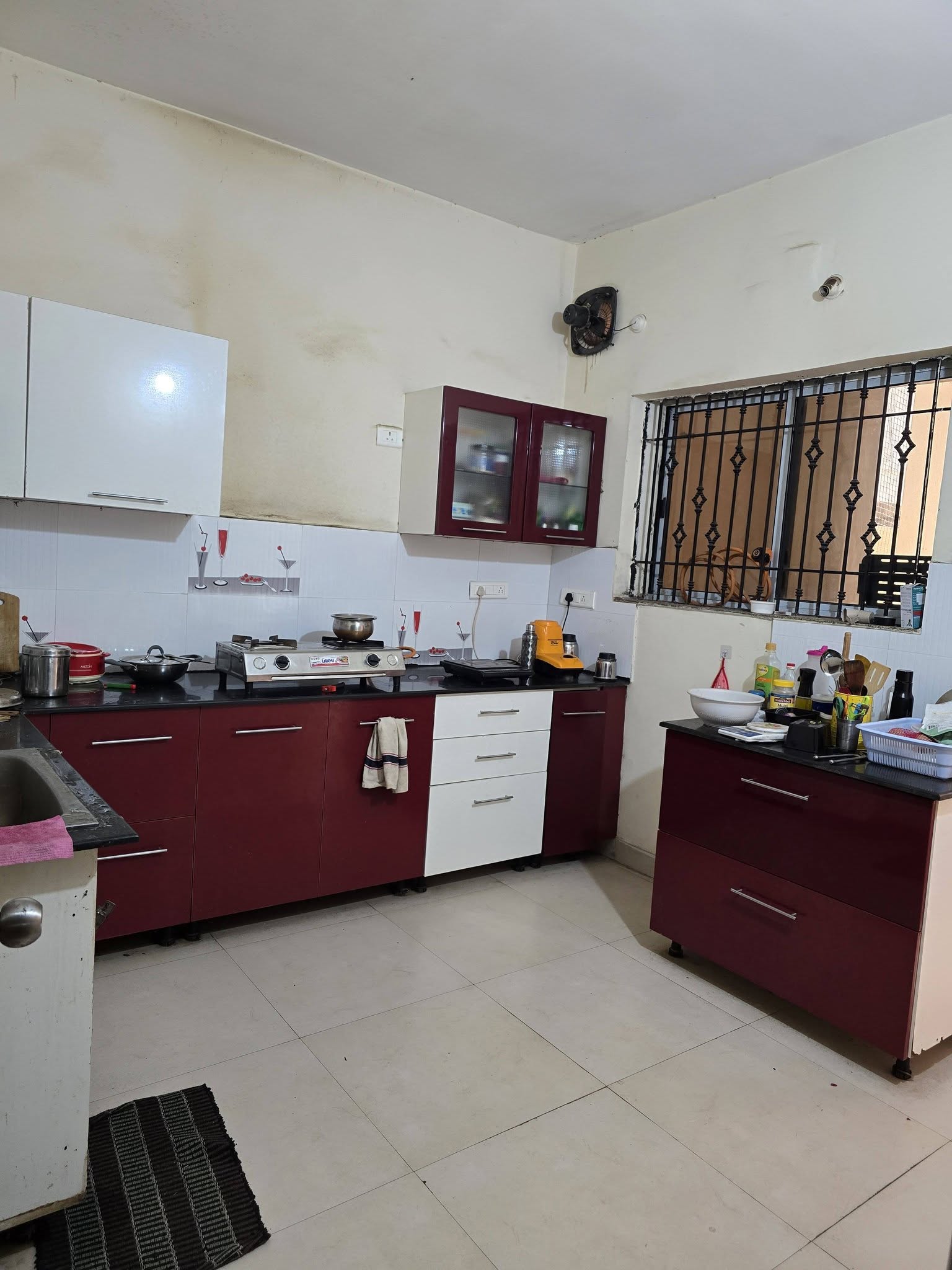 Room for rent in Bajaj Maruti Residency Kondapur