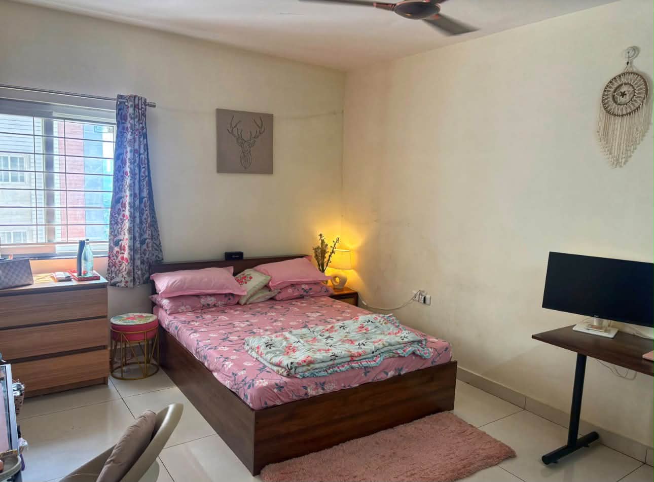 Room for rent in My Home Krishe Hyderabad