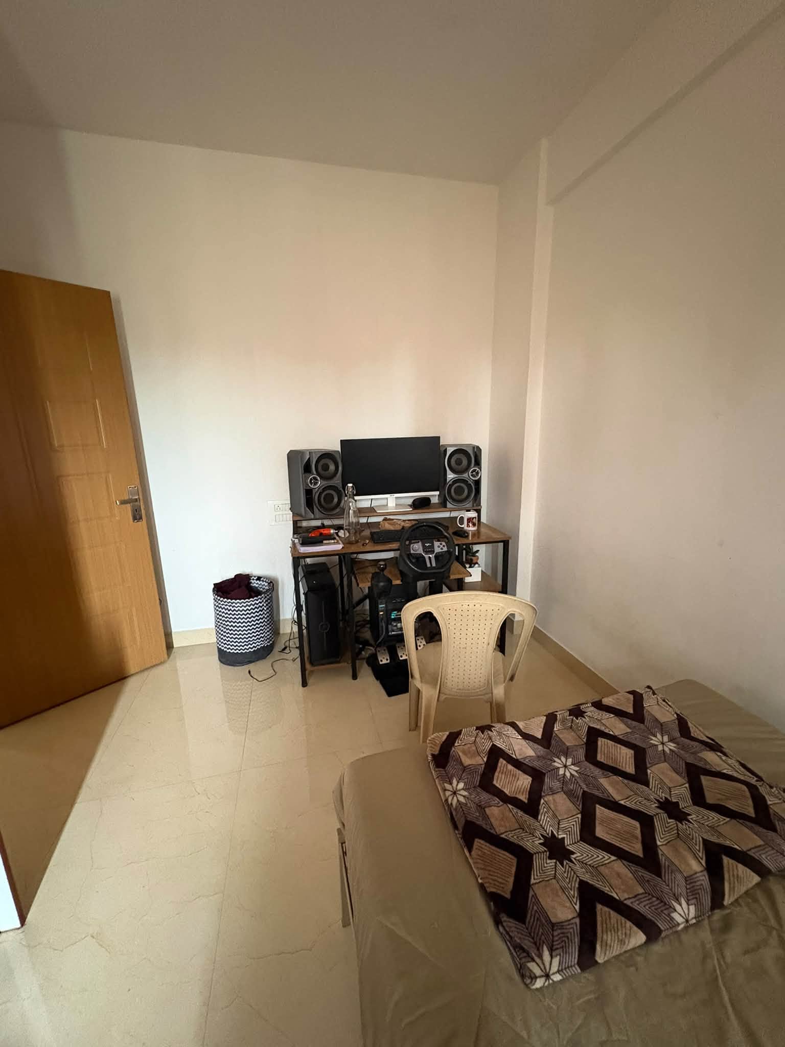 Room for rent in Cox Town
