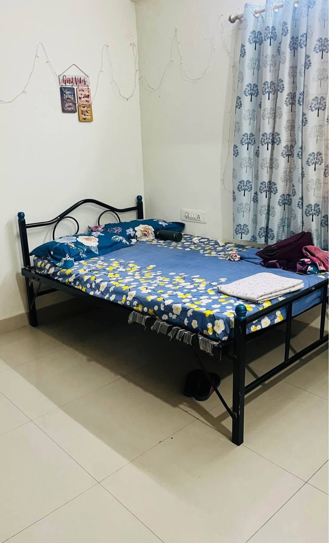 Room for rent in AECS layout