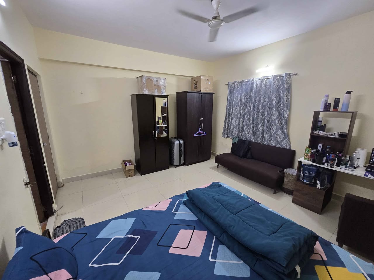 Room for rent in Bajaj Maruti Residency