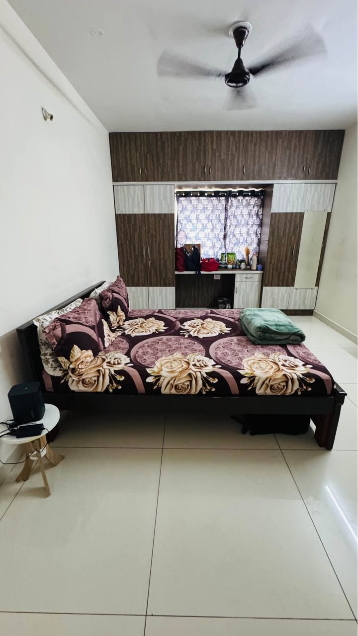 Room for rent in MyHome Mangala Kondapur