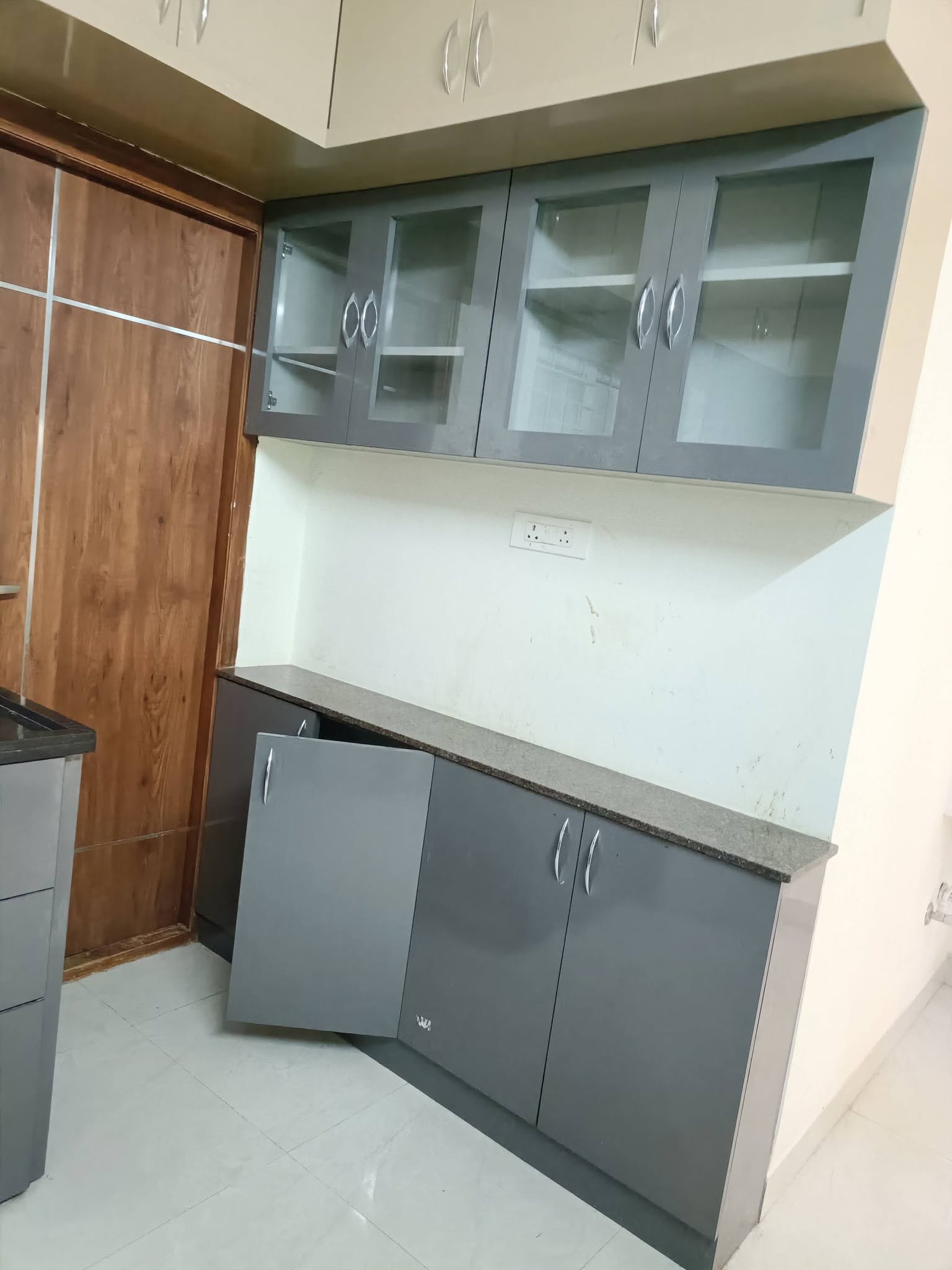 Room for rent in Iron shop Sattibabu NNK apartment Manikonda