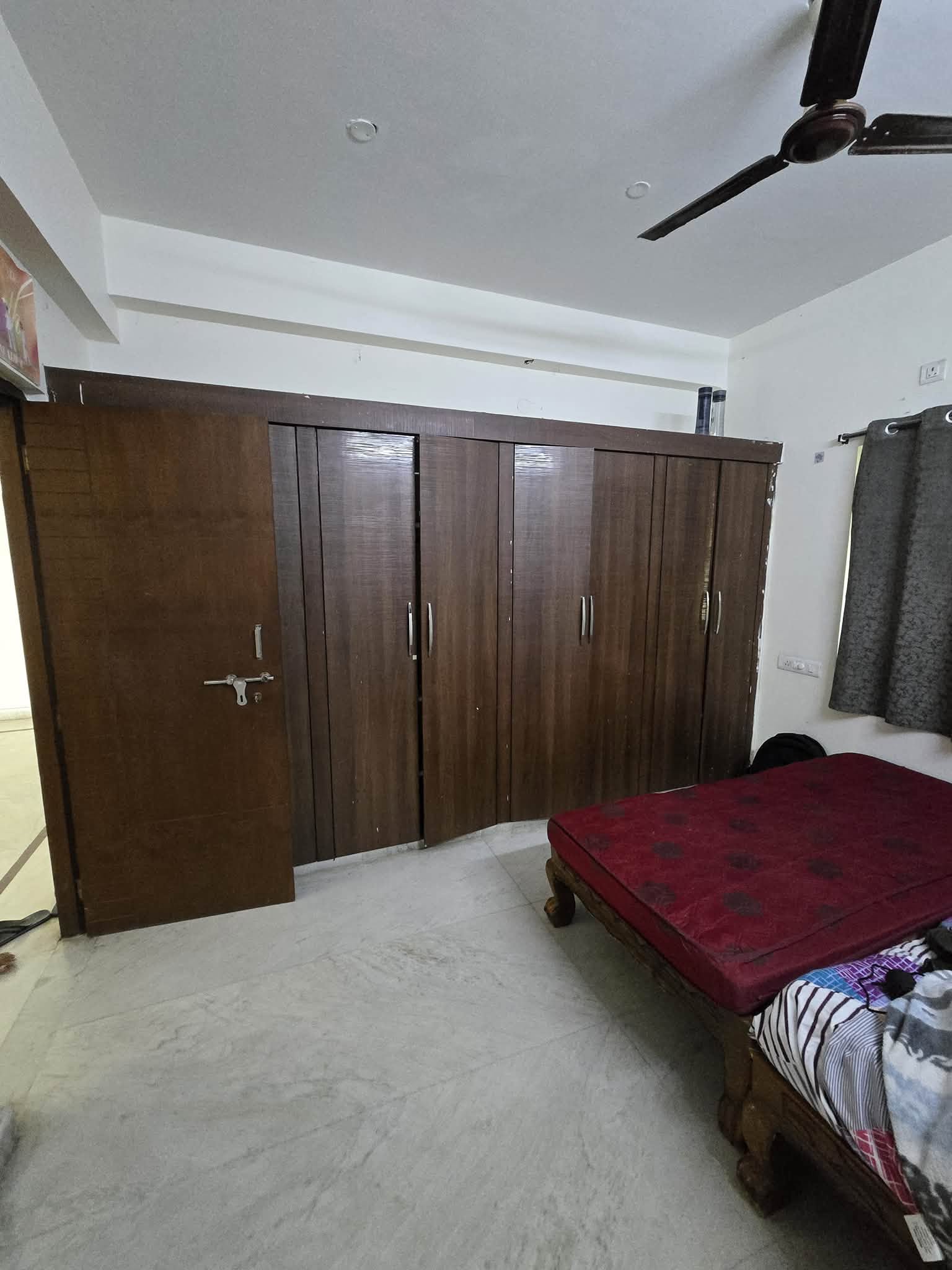 Room for rent in Lakshmi Madhava Bliss Kondapur