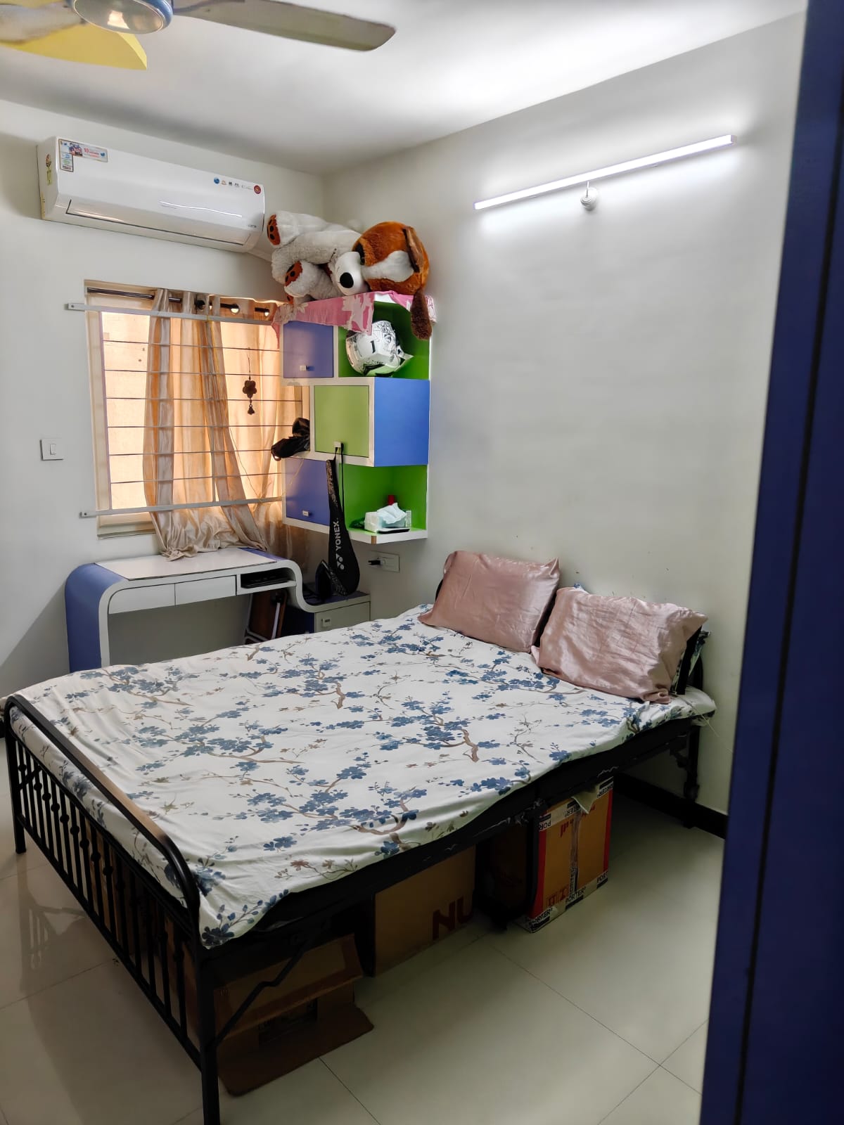 Room for rent in My Home Vihanga Gachibowli