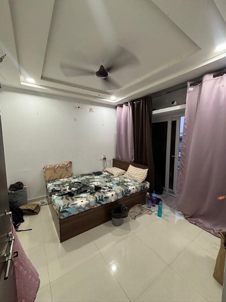 Room for rent in Journalist Colony