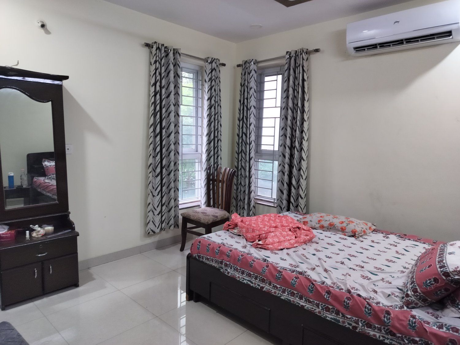 Room for rent in Mithra Classic Apartments Kondapur