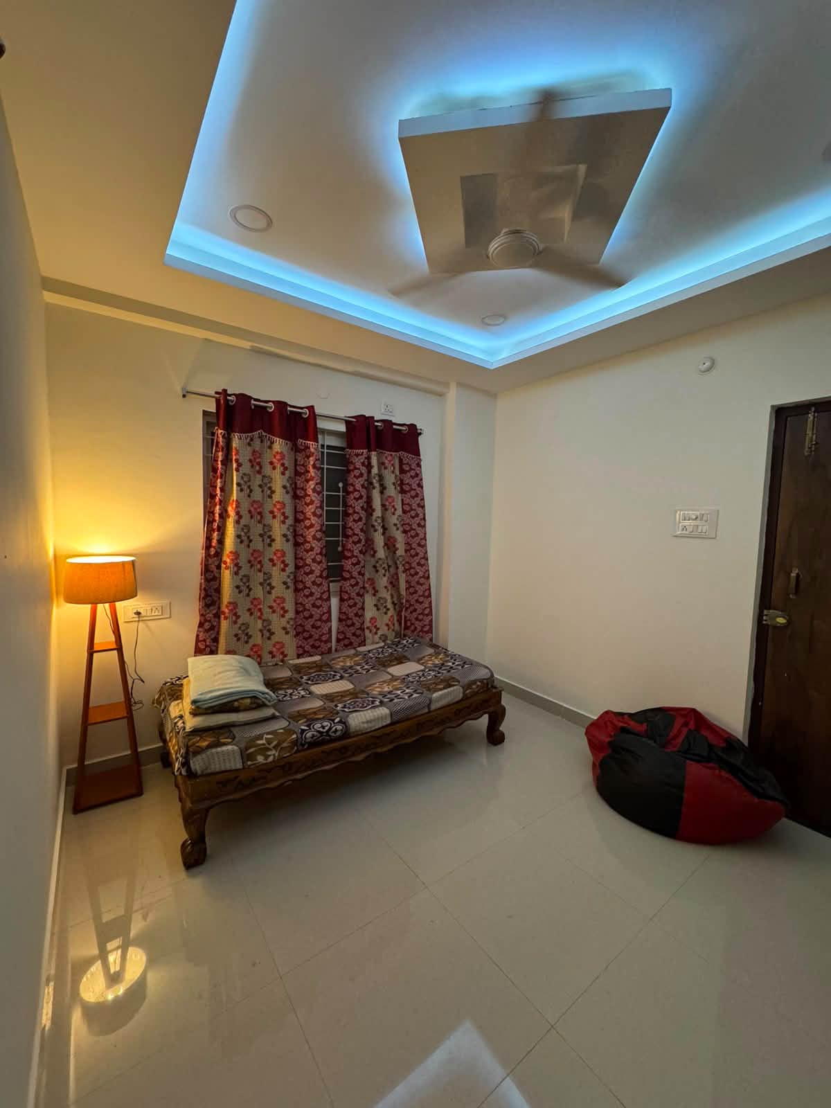 Room for rent in Manikonda