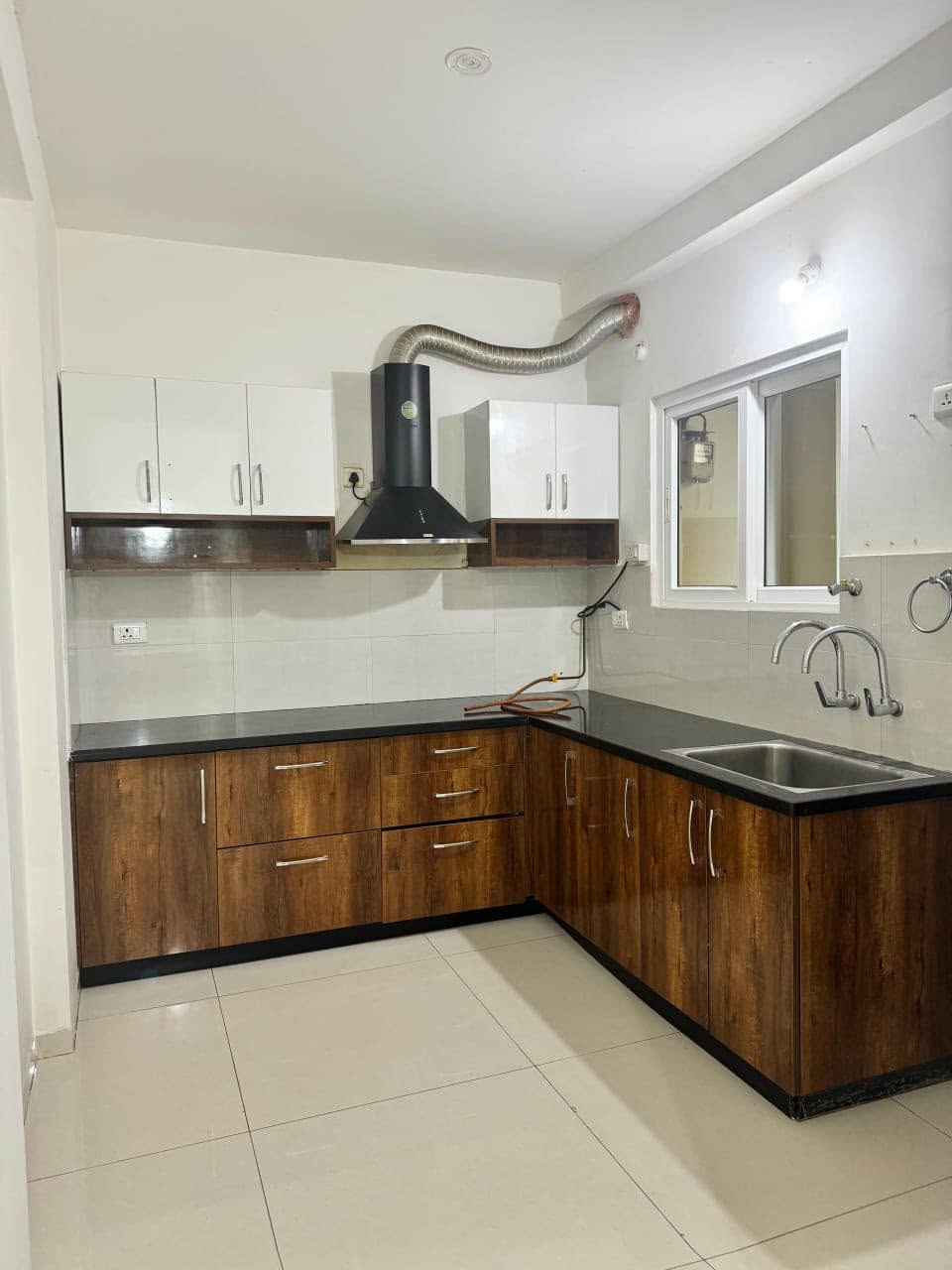 Room for rent in Rajapushpa Regalia Kokapet