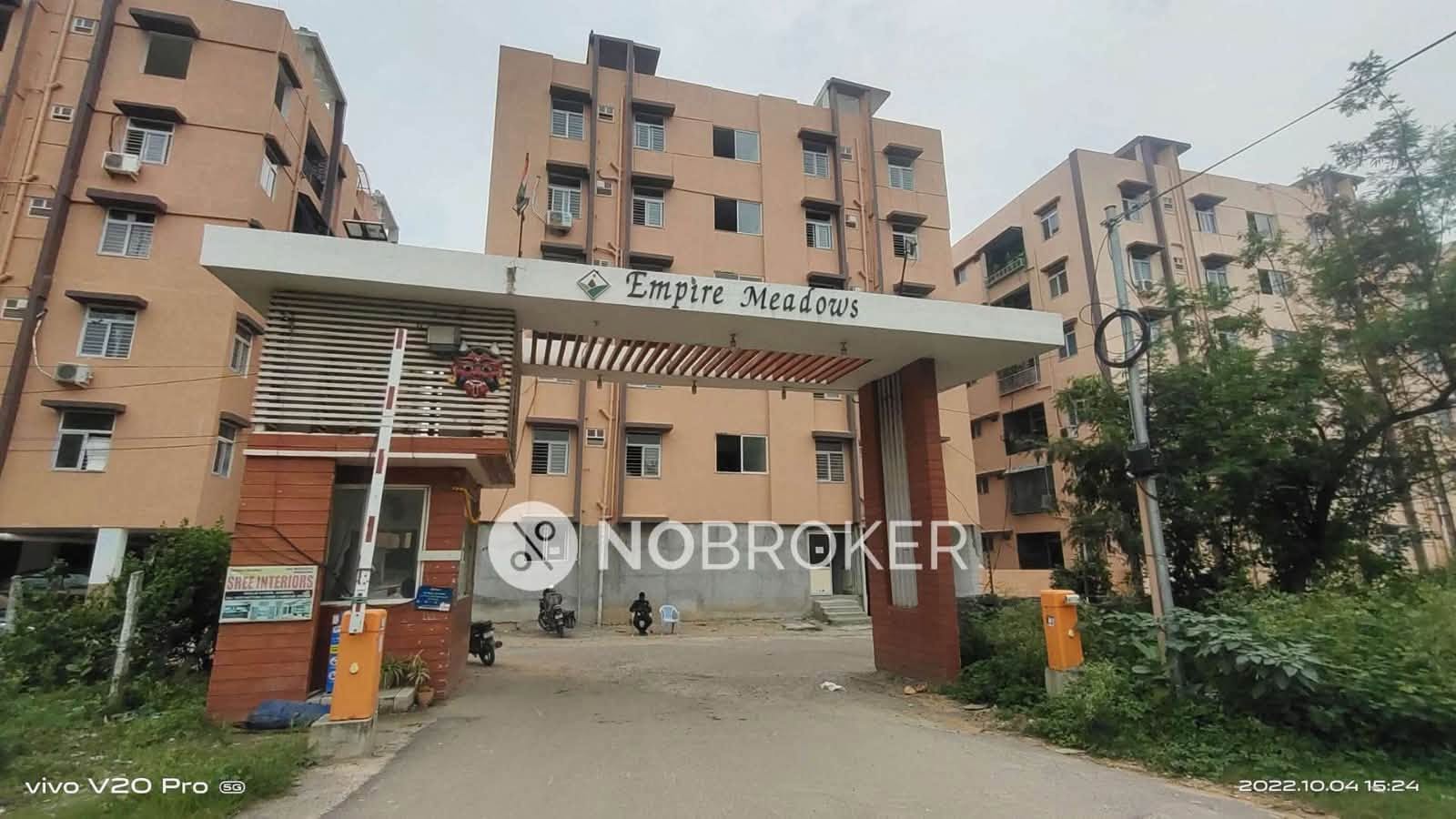 Room for rent in Empire Meadows Apartments Miyapur