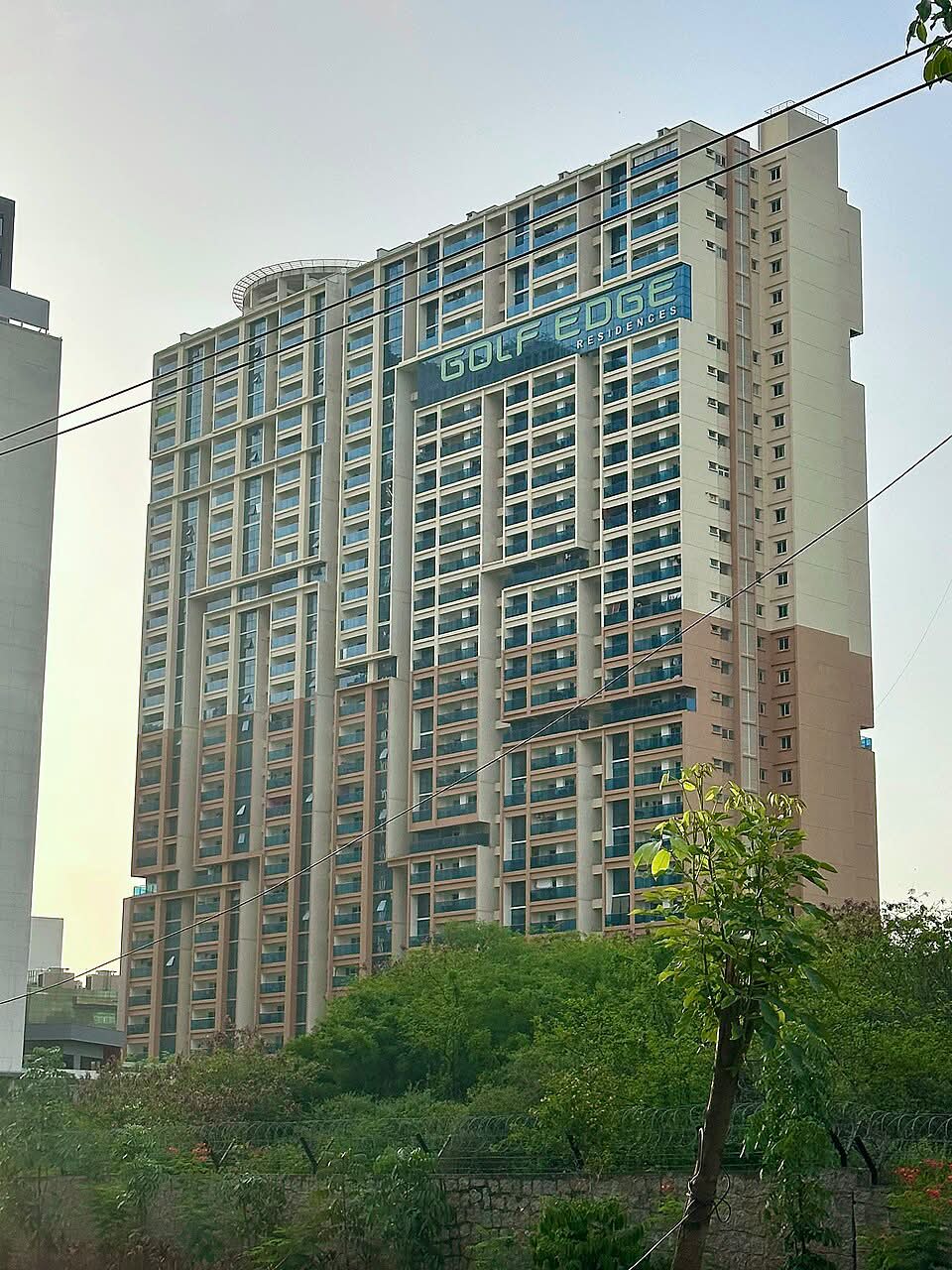 Room for rent in Golf Edge Residence Nanakramguda
