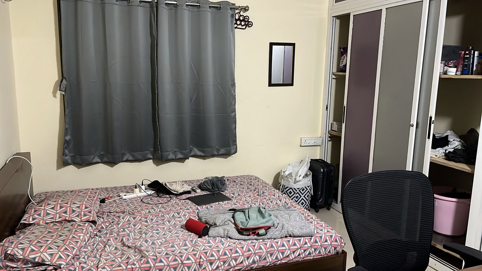 Room for rent in Bajaj Maruti Residency Whitefields, Kondapur