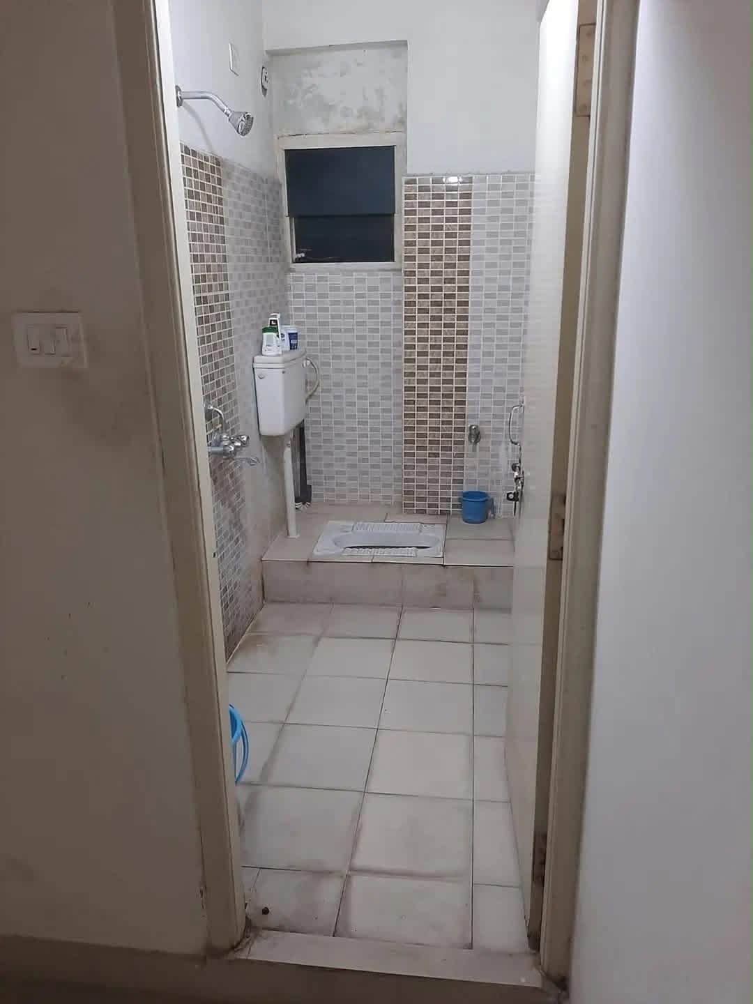 Room for rent in GPS Rishi Heights Journalist Colony