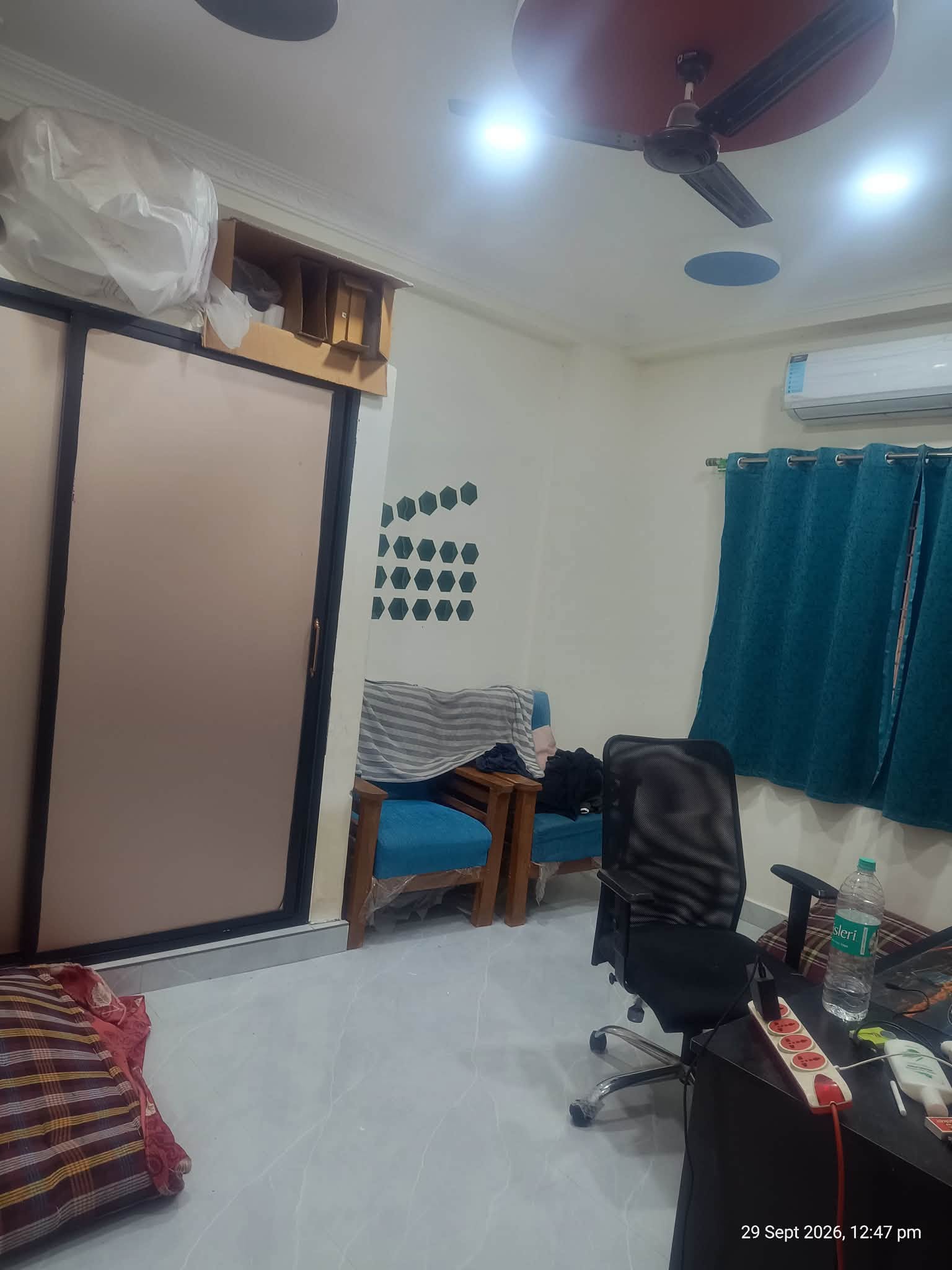Room for rent in Manikonda