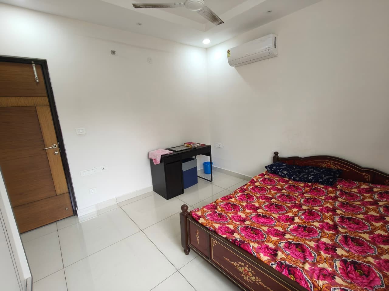 Room for rent in Sumadhura Horizon Kondapur