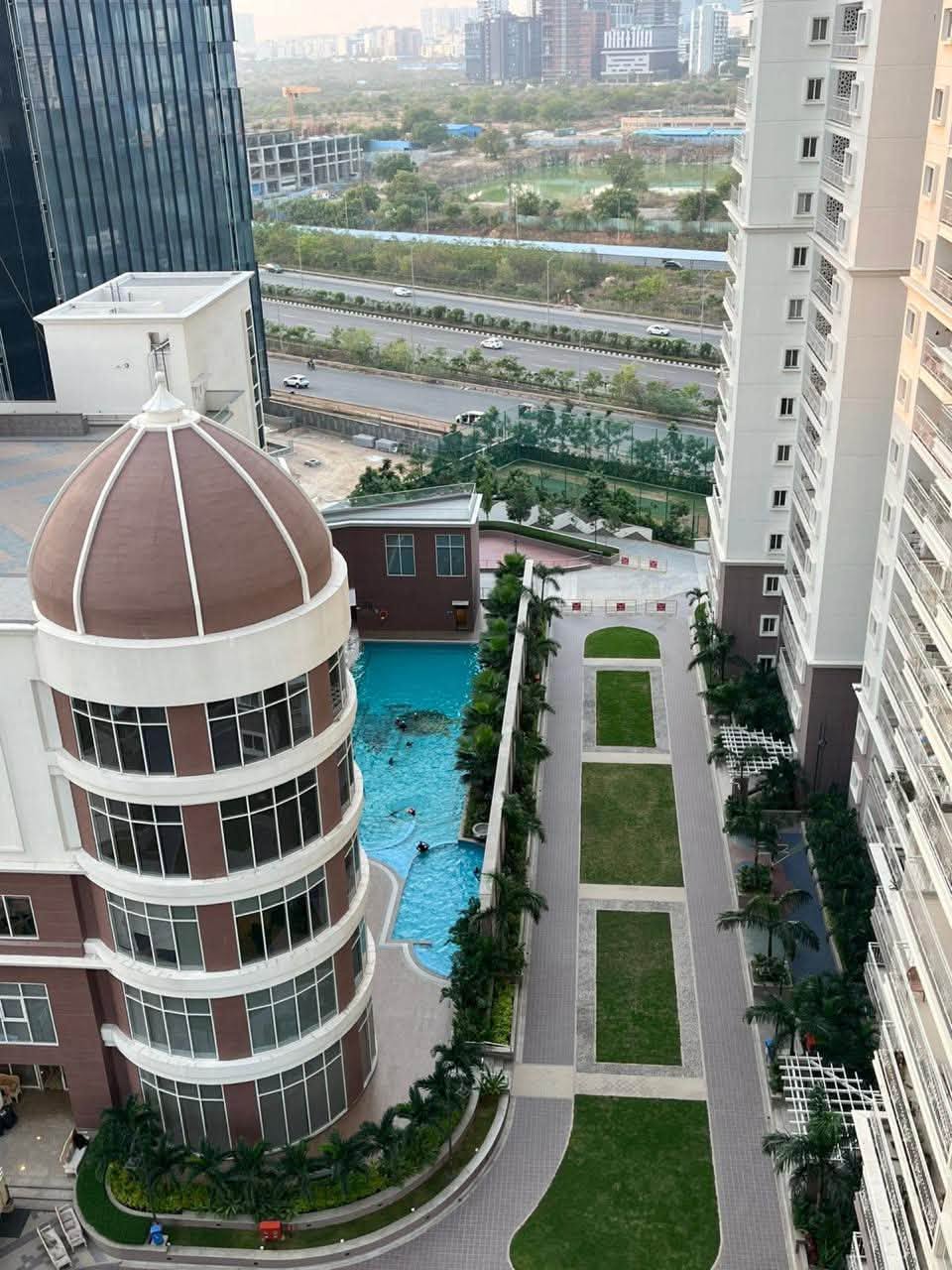 Room for rent in Prestige Beverly Hills Kokapet