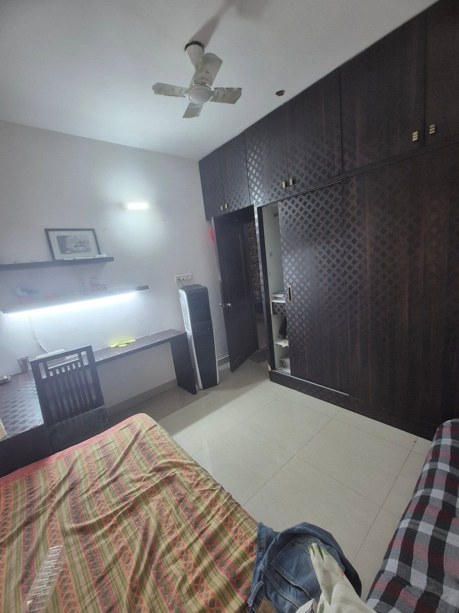 Room for rent in Tulip Le Park Kondapur