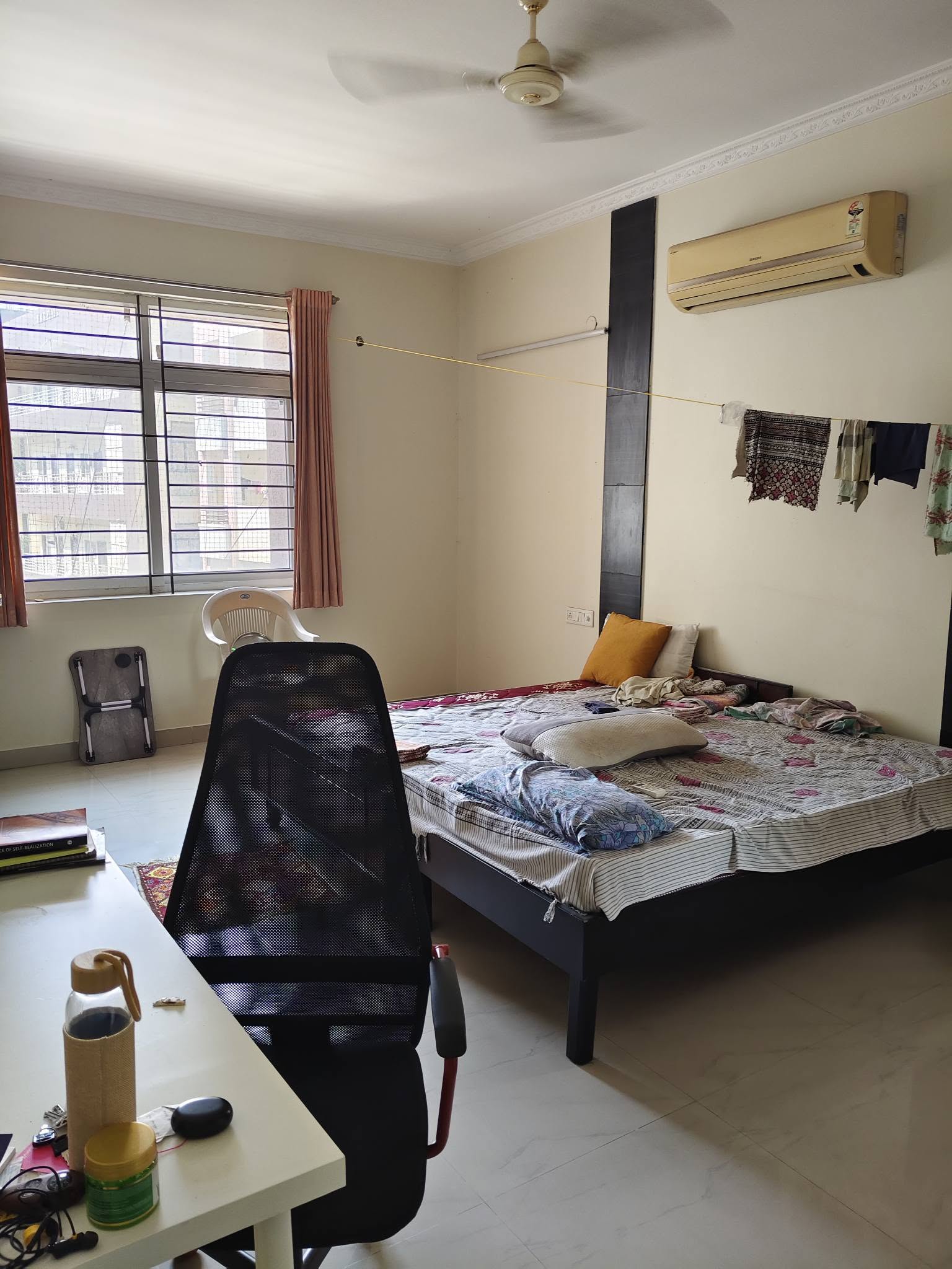 Room for rent in Blossoms Apartment Gachibowli