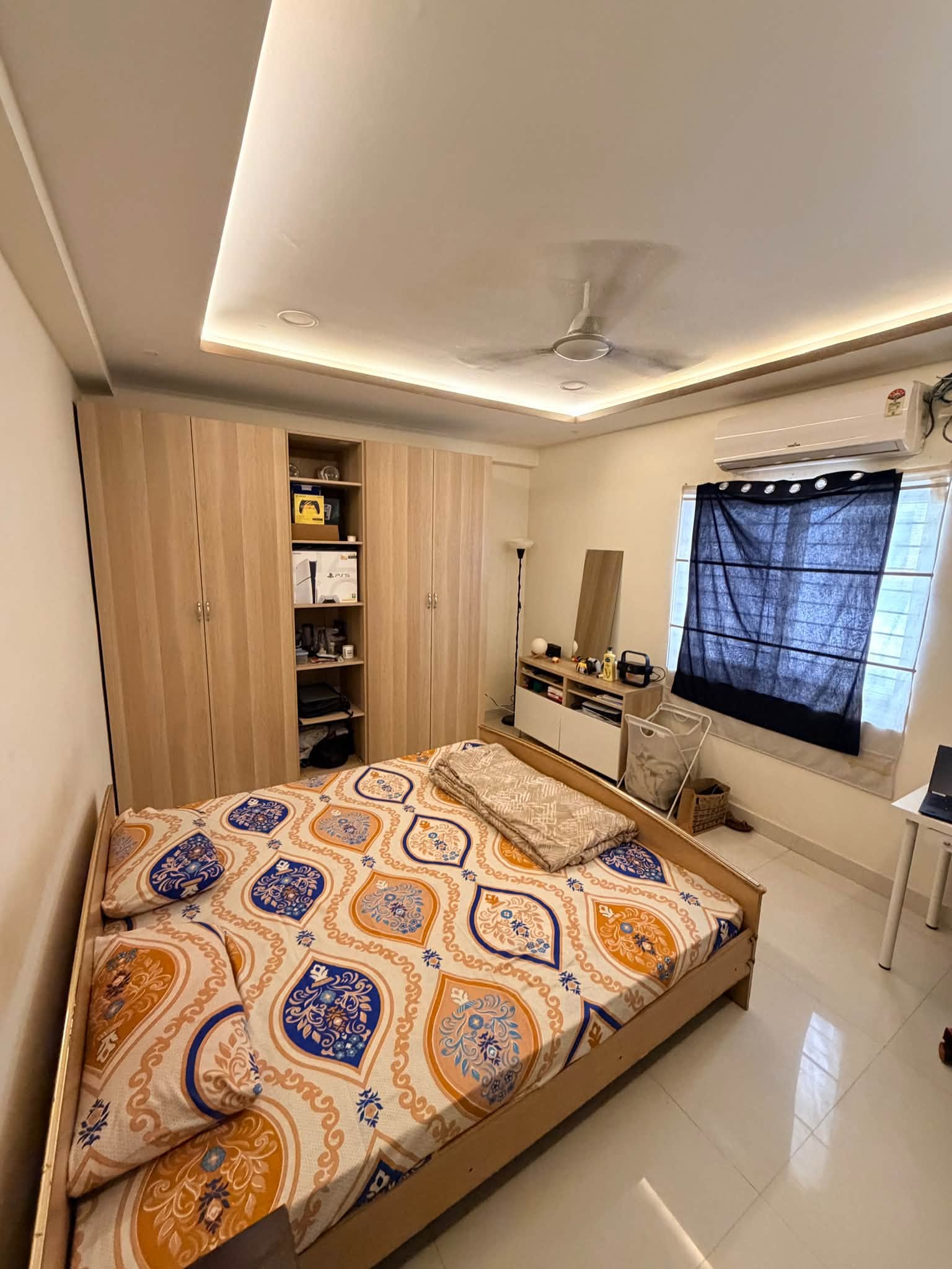 Room for rent in Indus Avenue Madhapur
