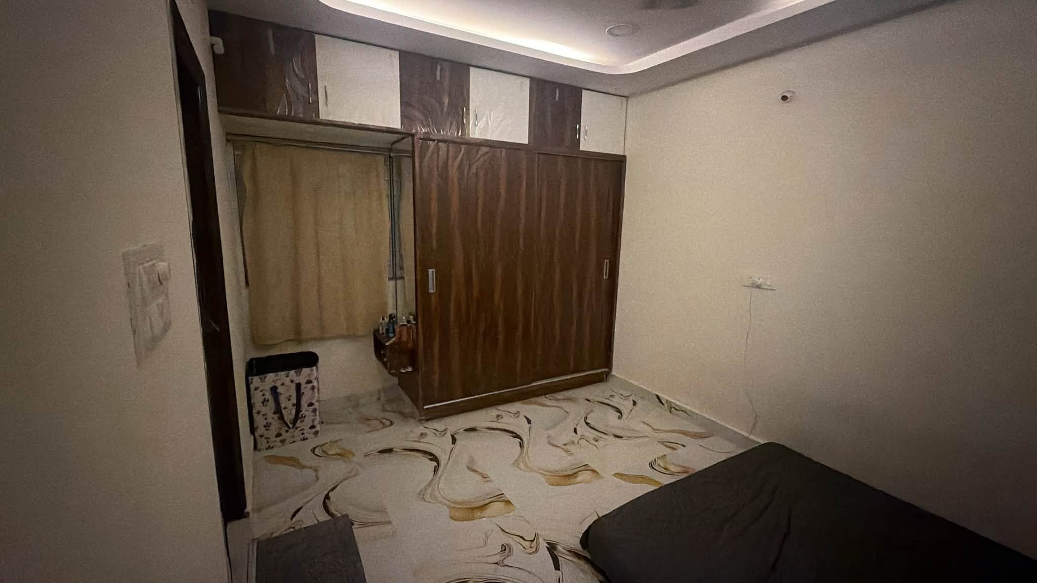 Room for rent in SKS Mansion Hafeezpet